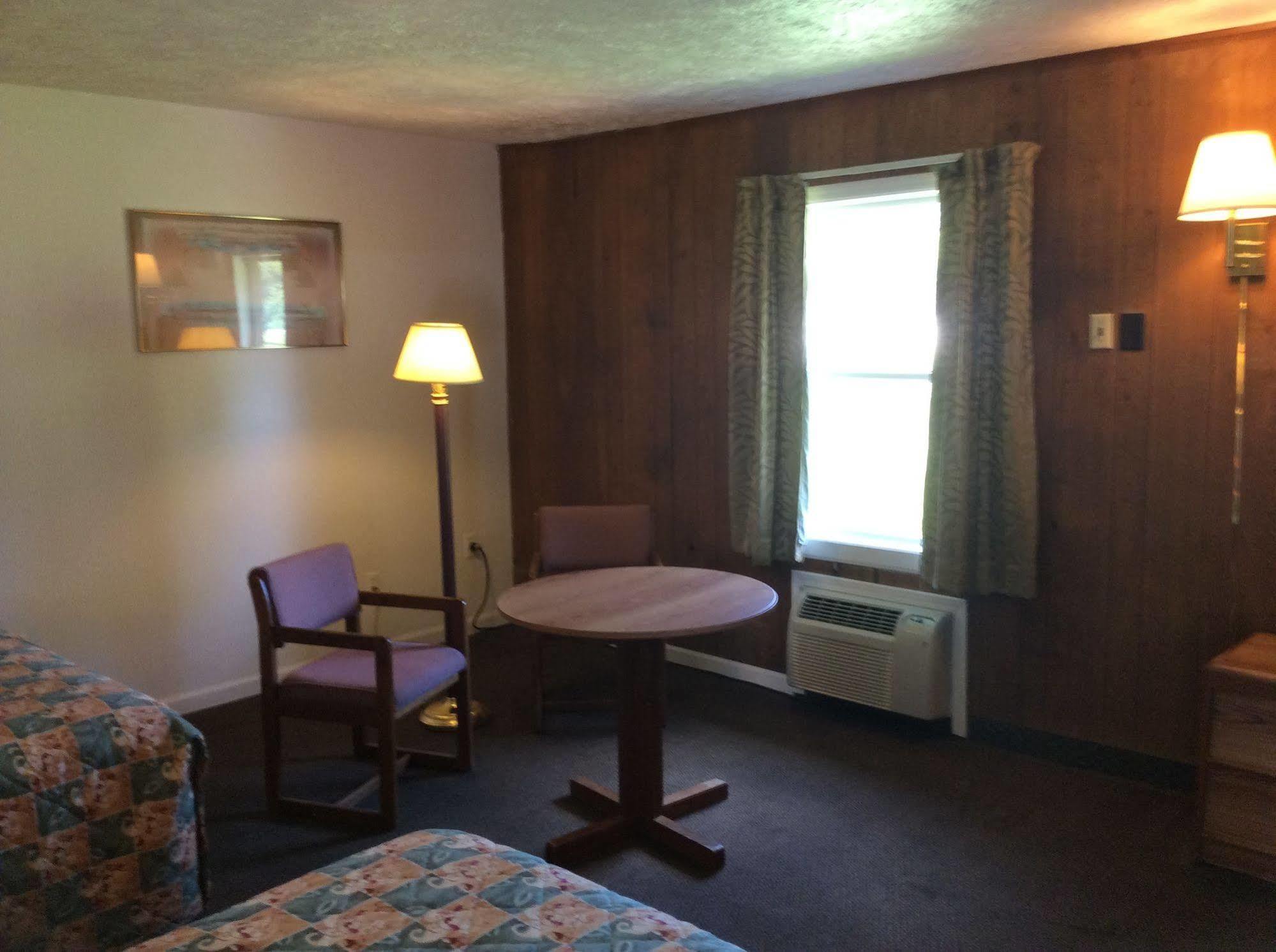 Woodridge Motel Terre Haute Εξωτερικό φωτογραφία
