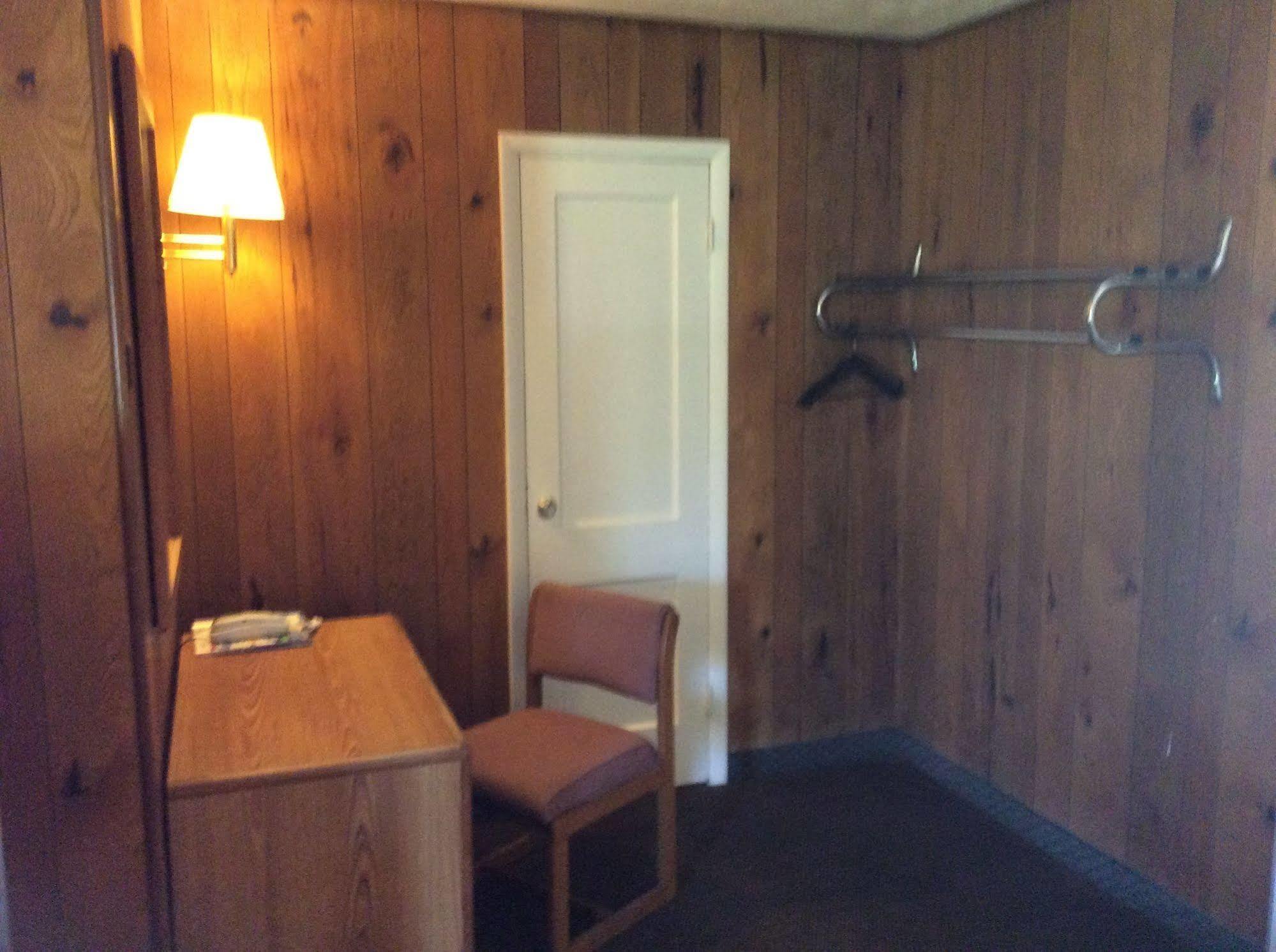 Woodridge Motel Terre Haute Εξωτερικό φωτογραφία